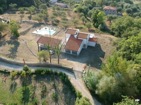 Villa Melles, bestaande uit een hoofdgebouw en een gastenverblijf